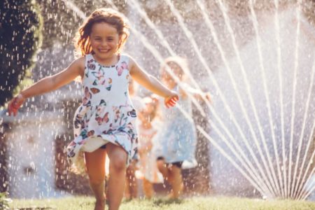 kids water sprinkler games