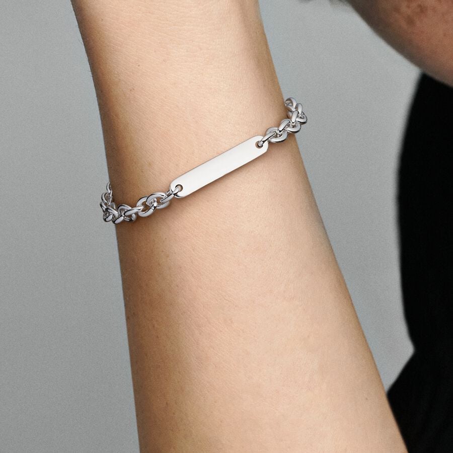 Bracelet that can be engraved with name