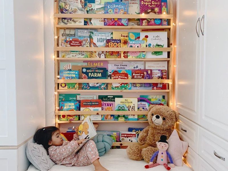 children reading corner