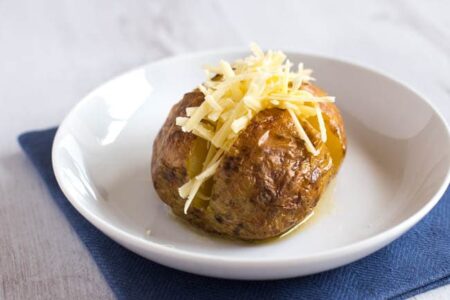 How to cook a jacket potato with an air fryer